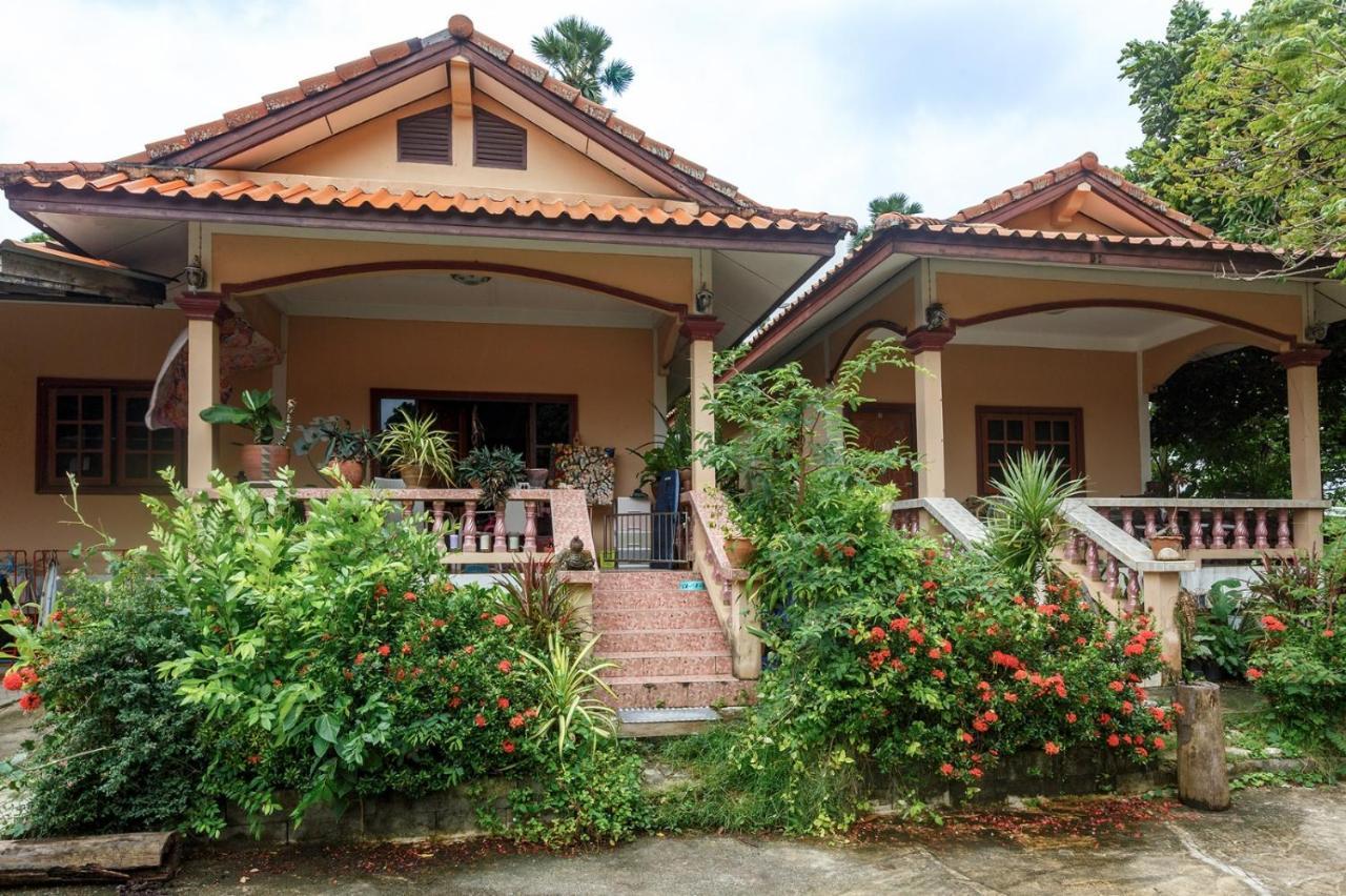 Beachfront Bungalow South Of Phuket Eksteriør billede
