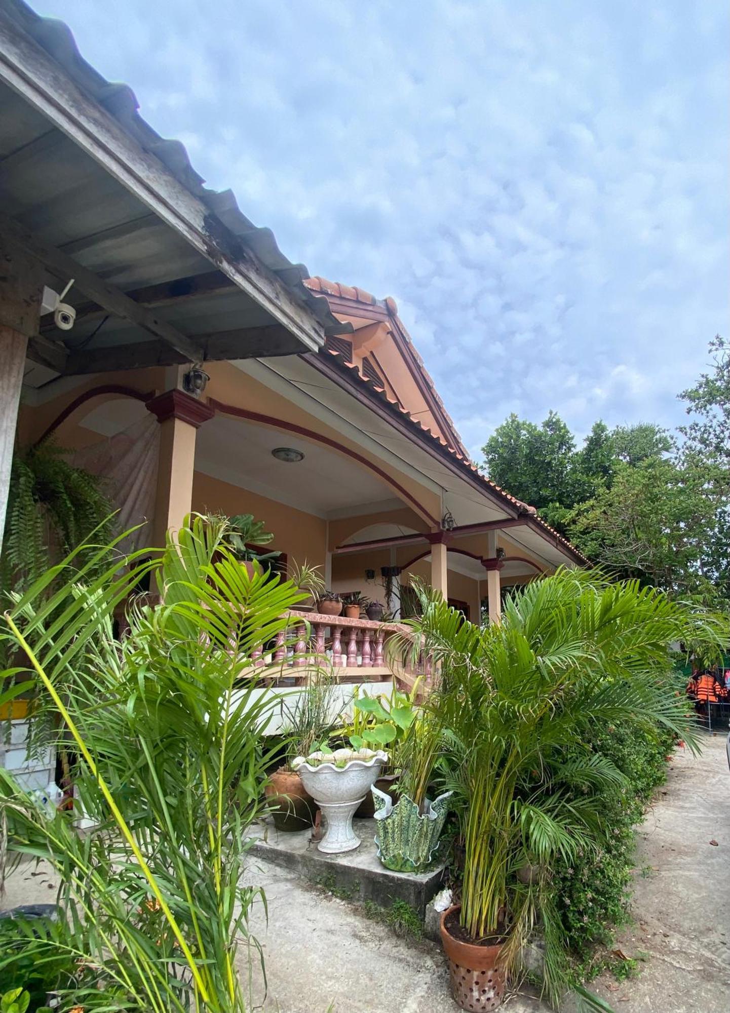 Beachfront Bungalow South Of Phuket Eksteriør billede